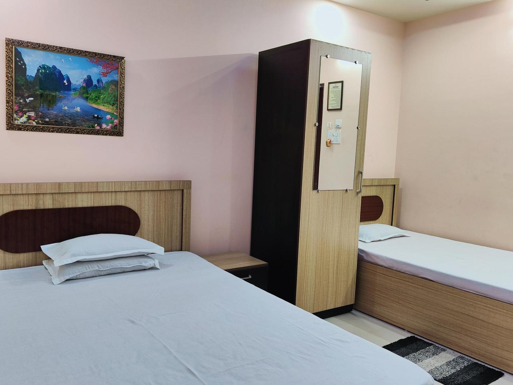 Gulab Lodge Силигури Экстерьер фото